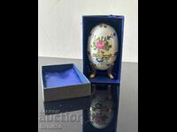 Porcelain jewelry box "egg" with jewel