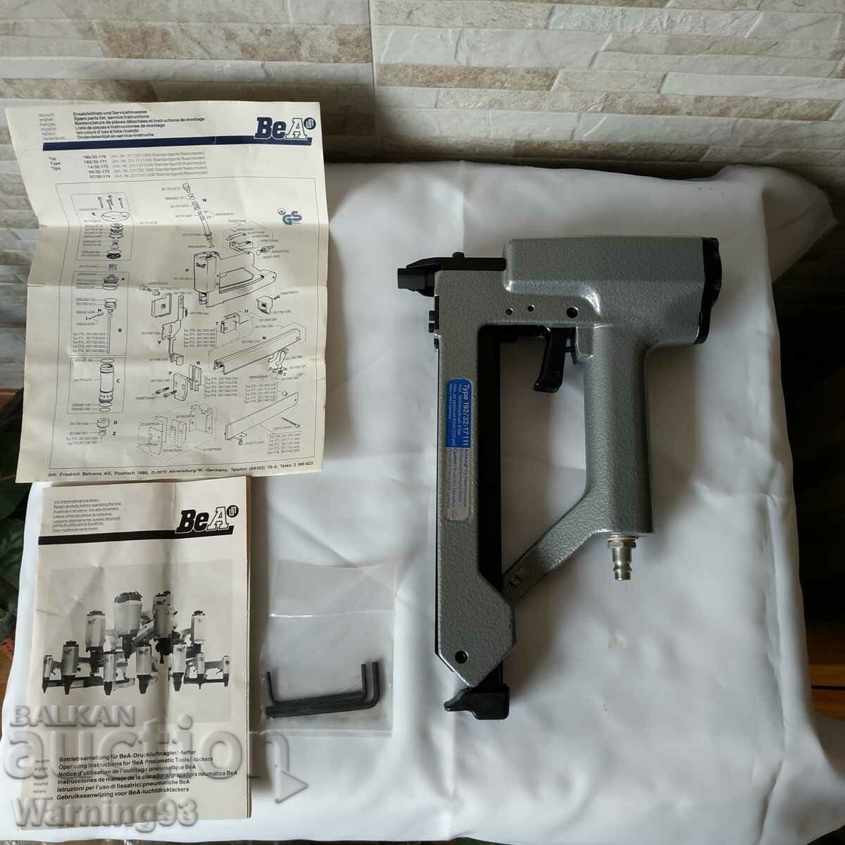 Tacker pneumatic profesional mare - BeA - West-Germany