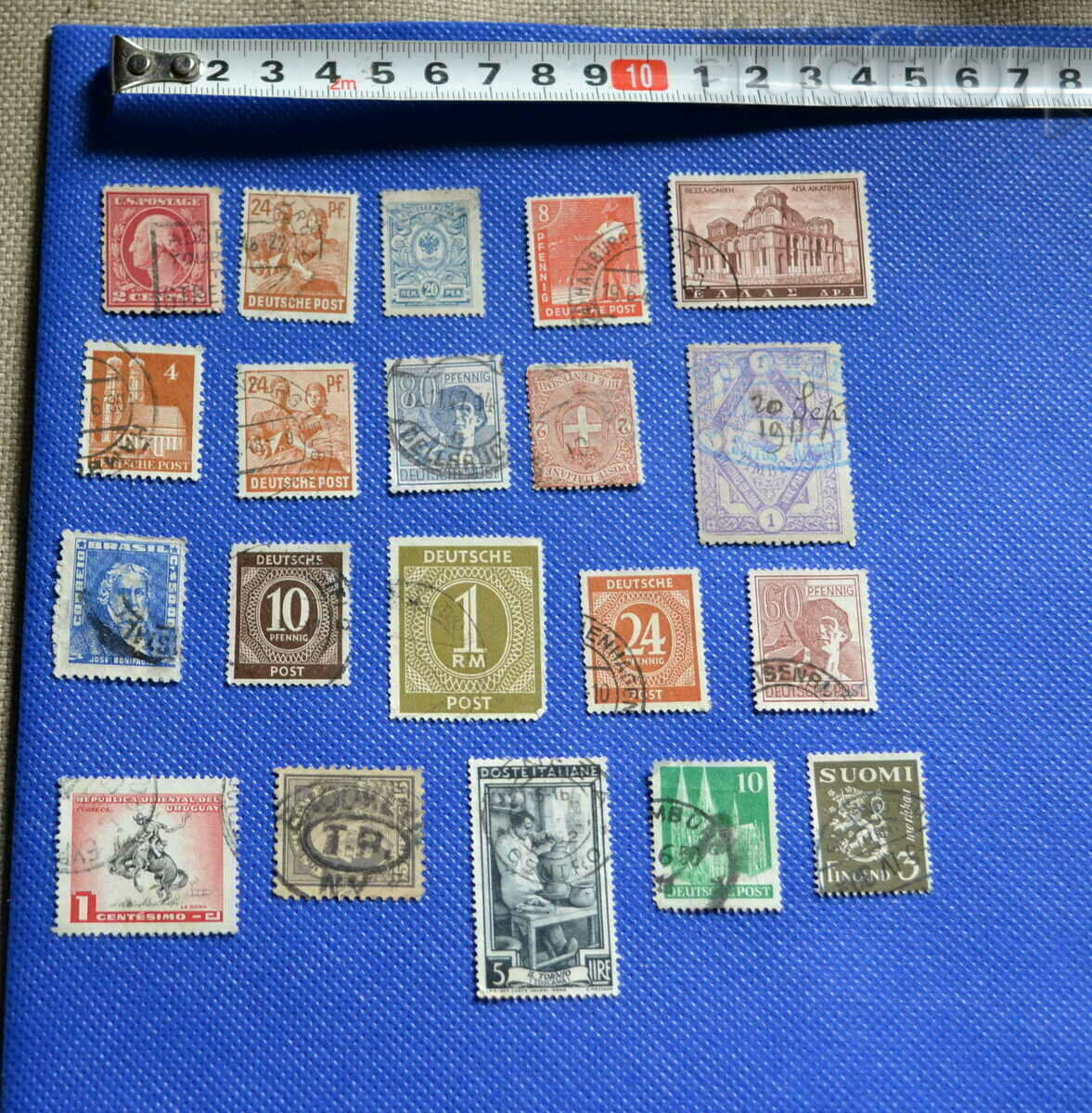 Lot of postage stamps (4)