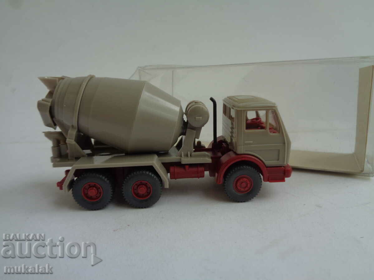 WIKING 1:87 H0 MERCEDES BENZ CONCRETE TRUCK TROLLEY MODEL - 5