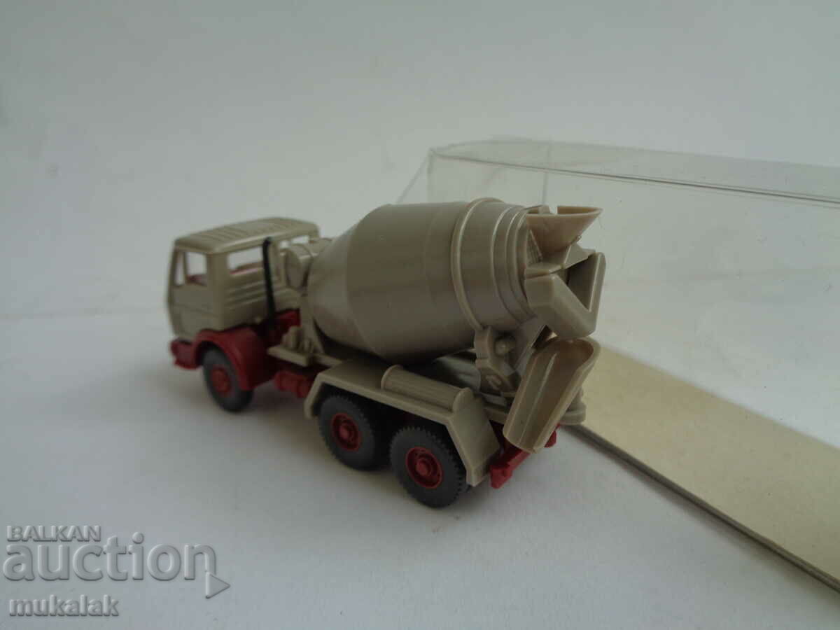 WIKING 1:87 H0 MERCEDES BENZ CONCRETE TRUCK TROLLEY MODEL - 6