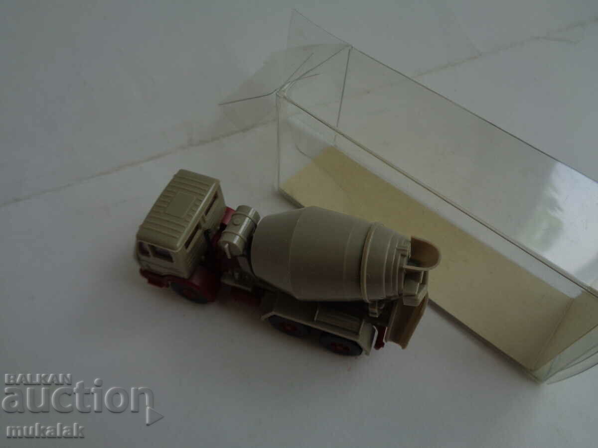 WIKING 1:87 H0 MERCEDES BENZ CONCRETE TRUCK TROLLEY MODEL - 7