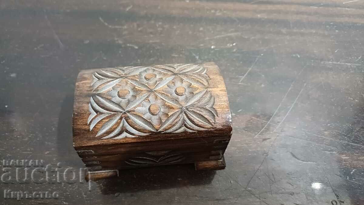 Old wooden jewelry box!