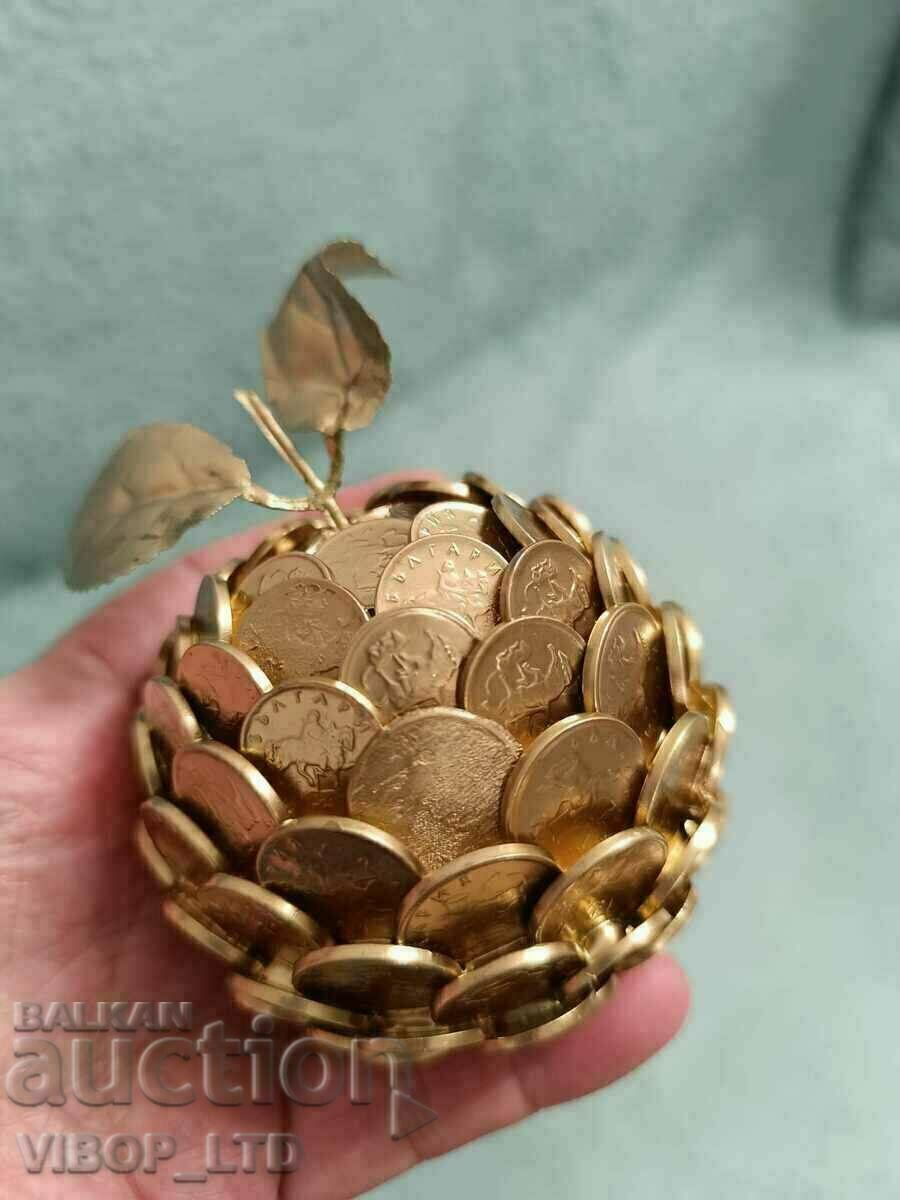 Souvenir "Golden apple of abundance" From real bg coins with price 35.99 BGN | € 18.40 Souvenir "Golden apple of abundance" From real bg coins with price 35.99 BGN | € 18.40