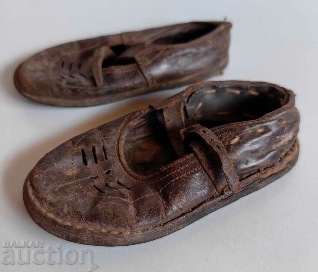 Livrarea PANTOF DE PIELE PENTRU COPII DE Peste 100 DE ANI PANTOFI ROSEFORKS