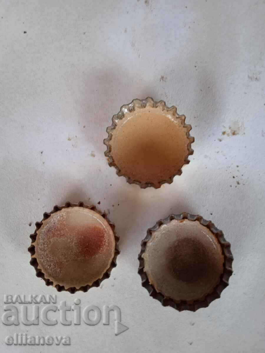 Old caps from Lemonade NRB with price 3.00 BGN | € 1.53 Old caps from Lemonade NRB with price 3.00 BGN | € 1.53