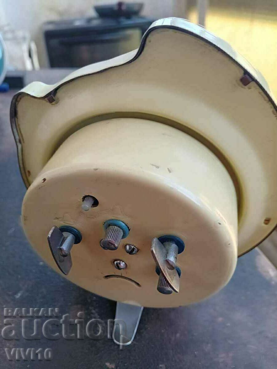 Ceas deşteptător chinezesc. Animaţie cu preț 50.00 BGN | € 25.56 Ceas deşteptător chinezesc. Animaţie cu preț 50.00 BGN | € 25.56