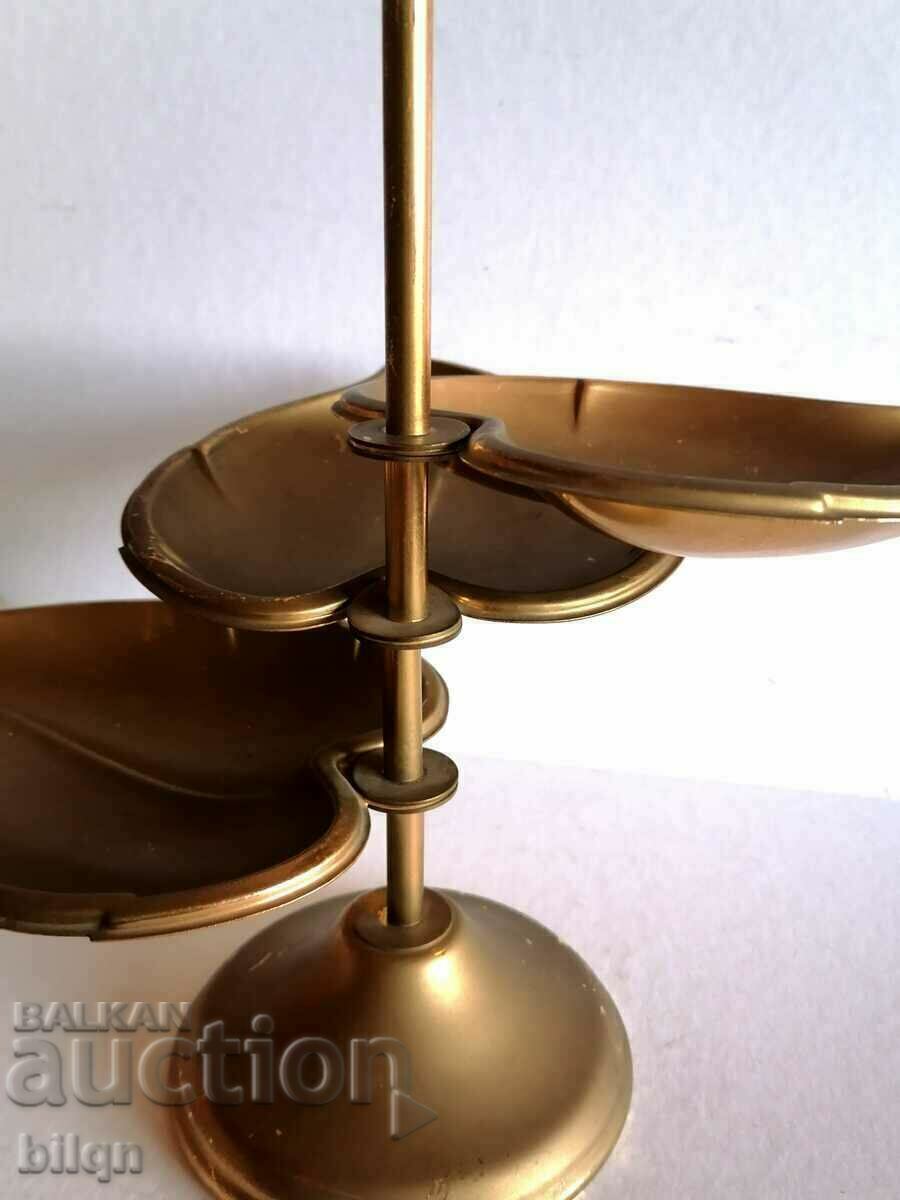 Great Cloths On A Stand With Gilding - 5 Great Cloths On A Stand With Gilding - 5