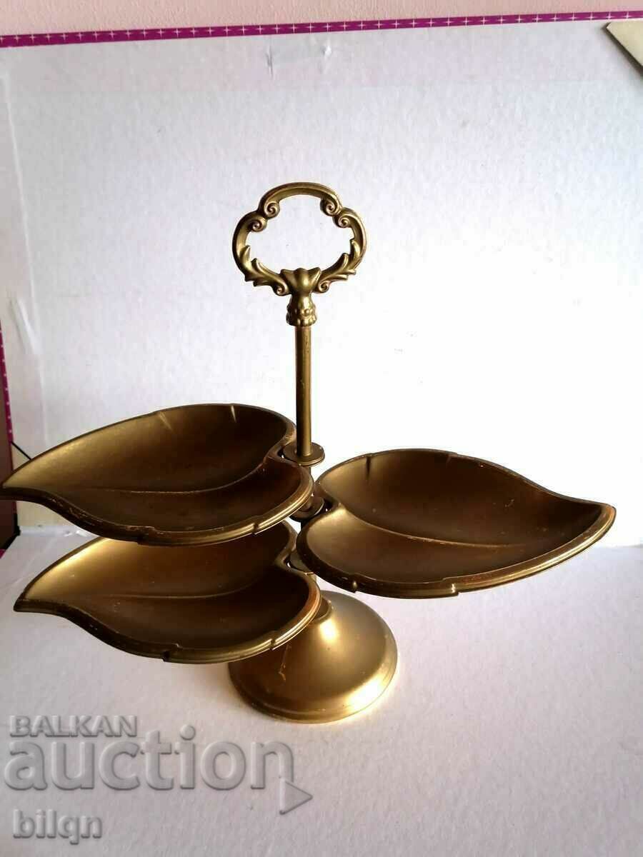 Great Cloths On A Stand With Gilding - 6 Great Cloths On A Stand With Gilding - 6