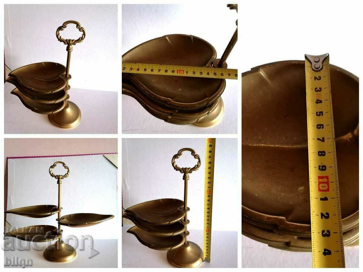 Great Cloths On A Stand With Gilding - 7 Great Cloths On A Stand With Gilding - 7