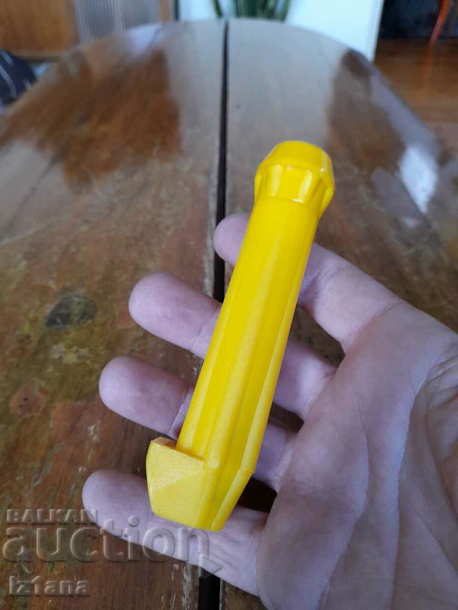 An old device for driving, removing pegs, pegs with price 27.00 BGN | € 13.80 An old device for driving, removing pegs, pegs with price 27.00 BGN | € 13.80