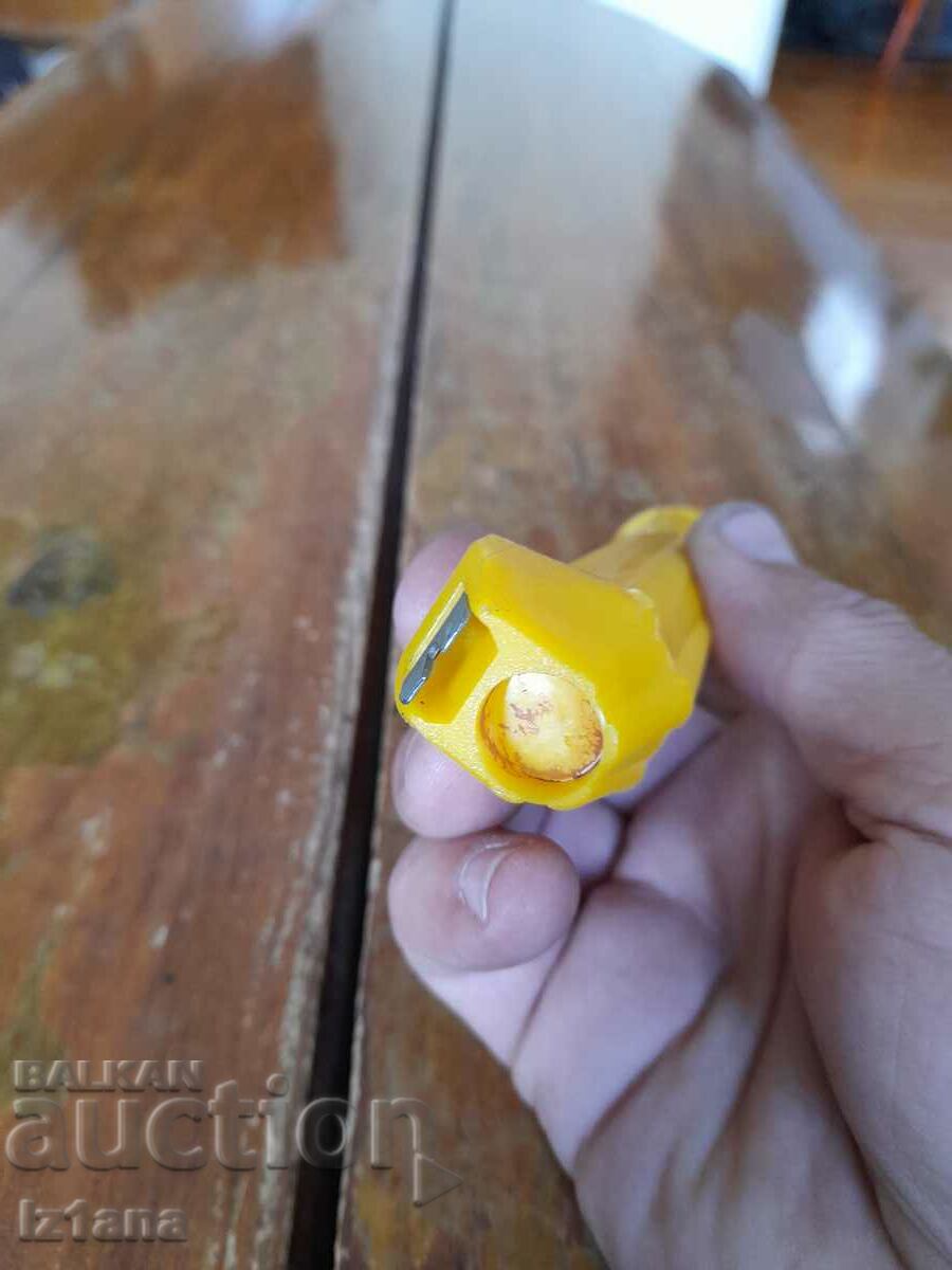 Auction An old device for driving, removing pegs, pegs Auction An old device for driving, removing pegs, pegs