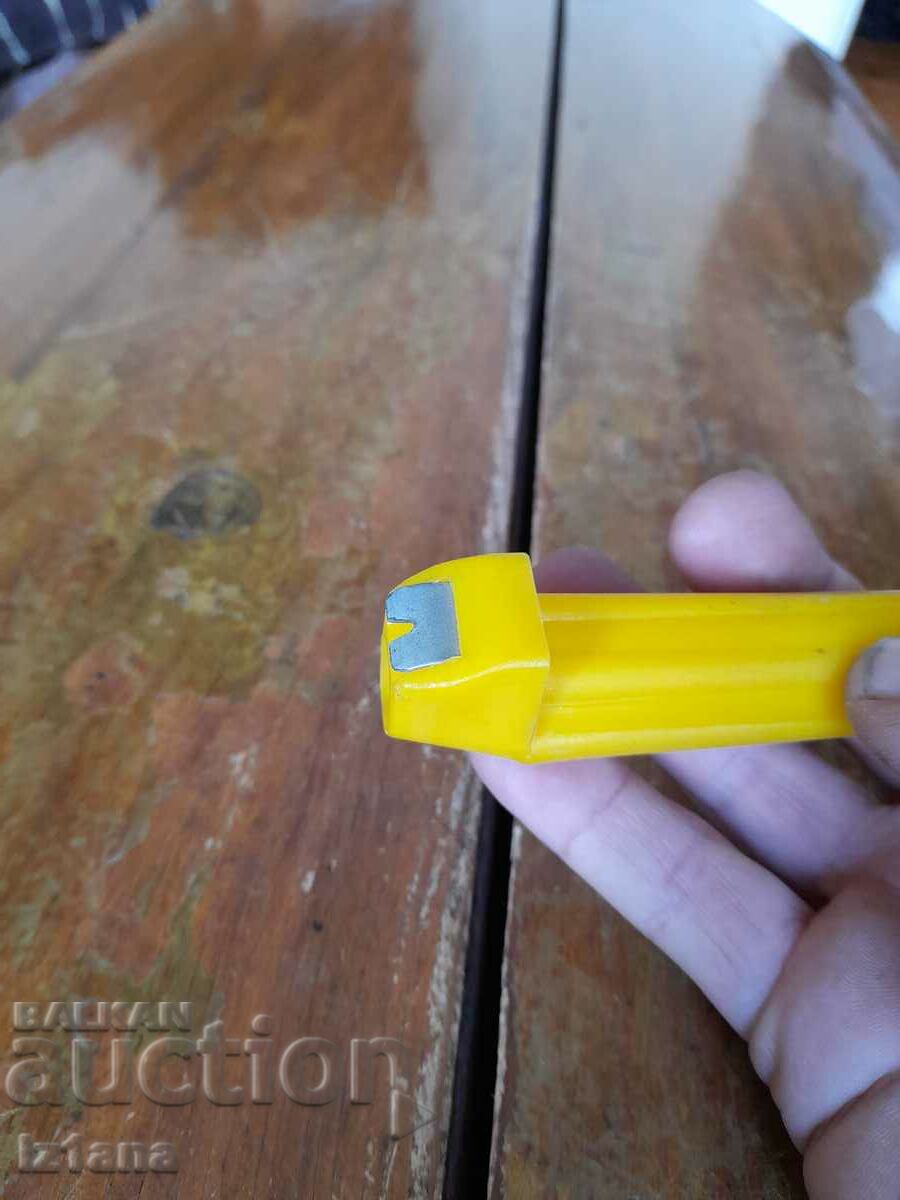 Delivery of An old device for driving, removing pegs, pegs Delivery of An old device for driving, removing pegs, pegs