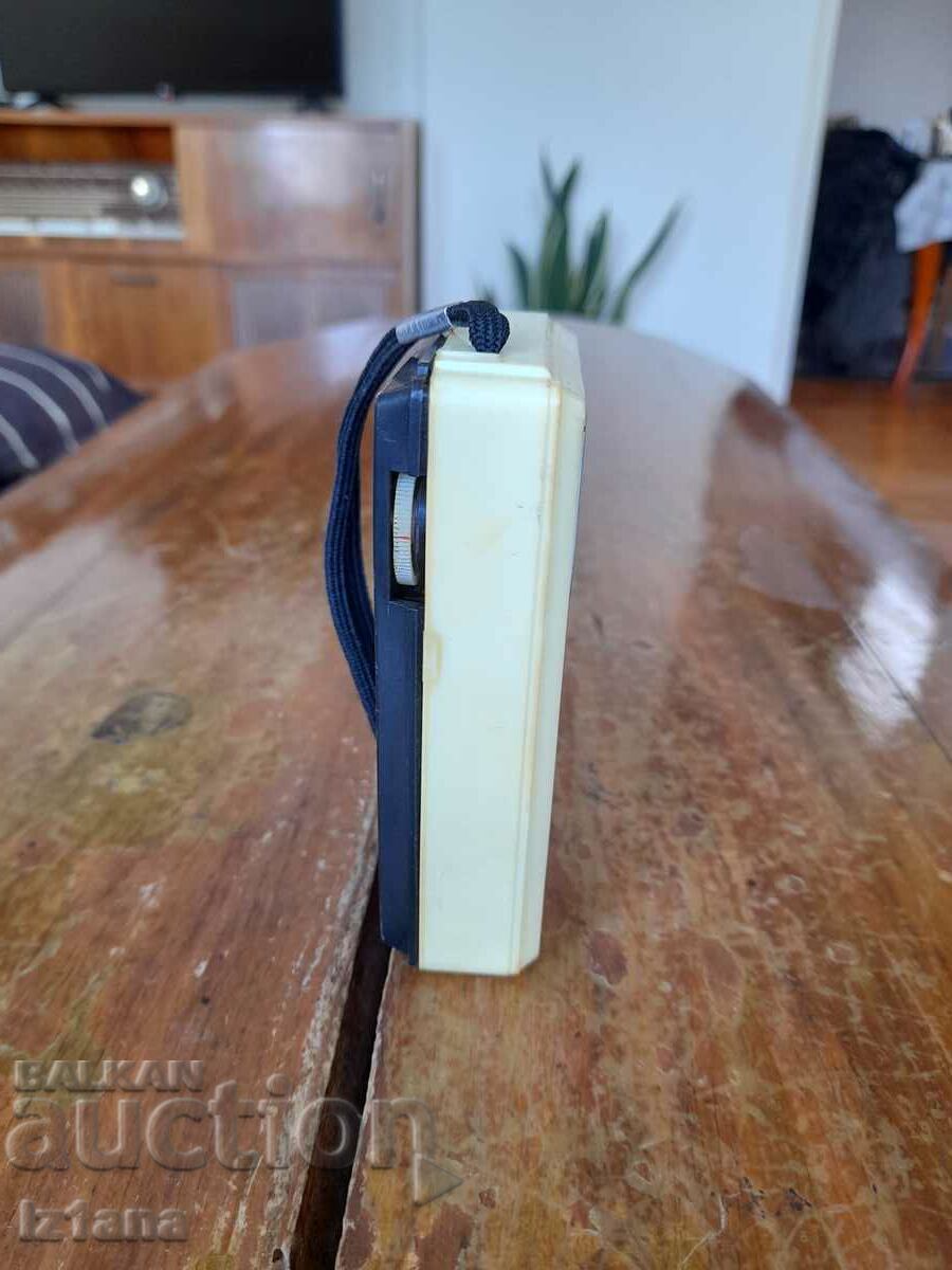 Old radio, Wonder radio with price 32.00 BGN | € 16.36 Old radio, Wonder radio with price 32.00 BGN | € 16.36