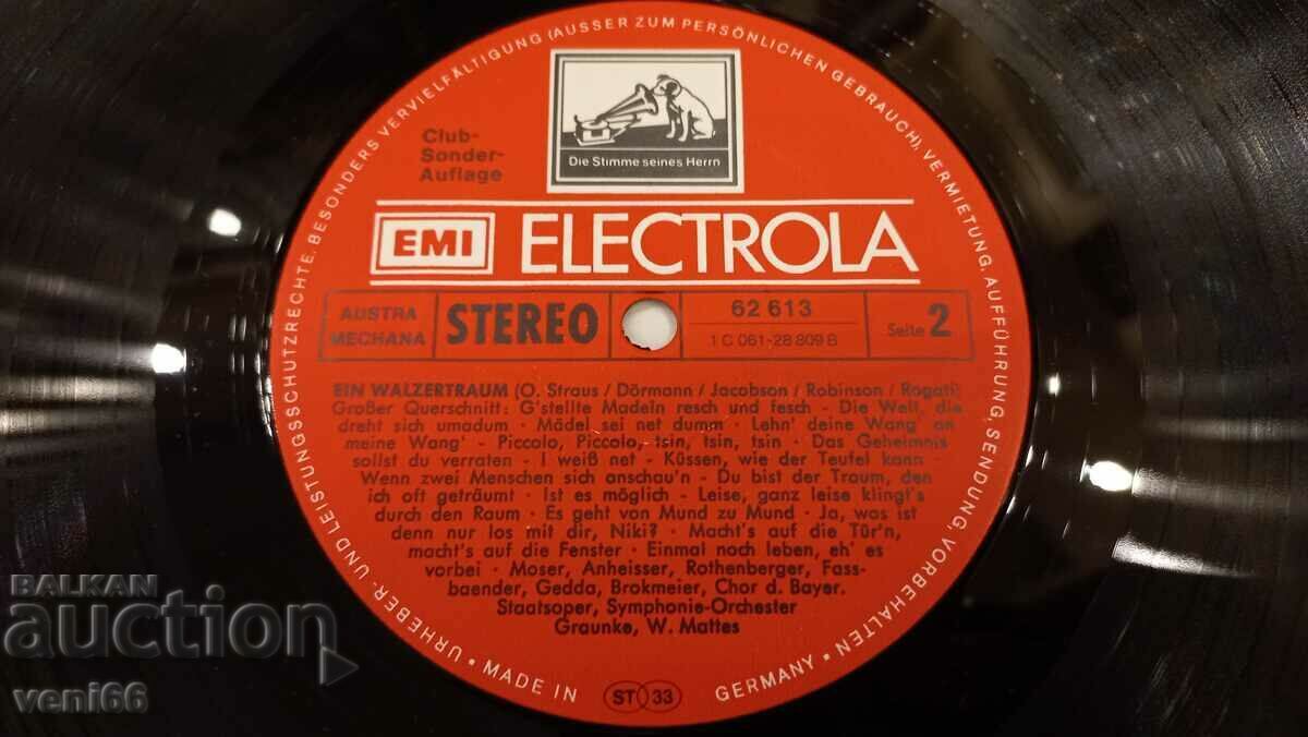 Delivery of Gramophone record - Ein Walzetraum Delivery of Gramophone record - Ein Walzetraum