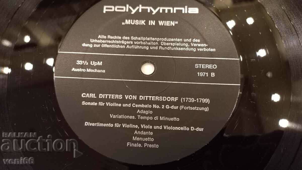 Delivery of Gramophone record - Music in Wien