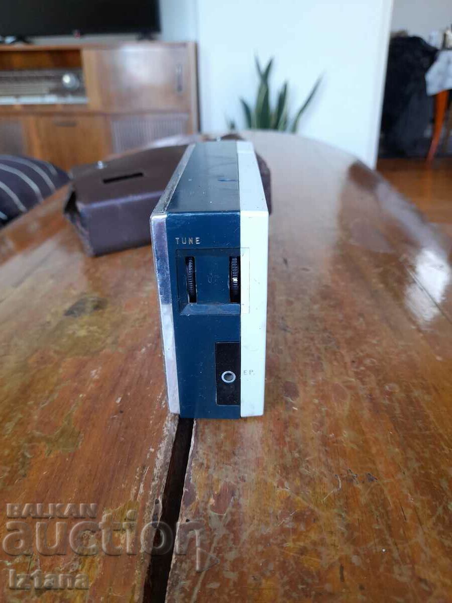 Auction Old radio, Toshiba radio receiver Auction Old radio, Toshiba radio receiver