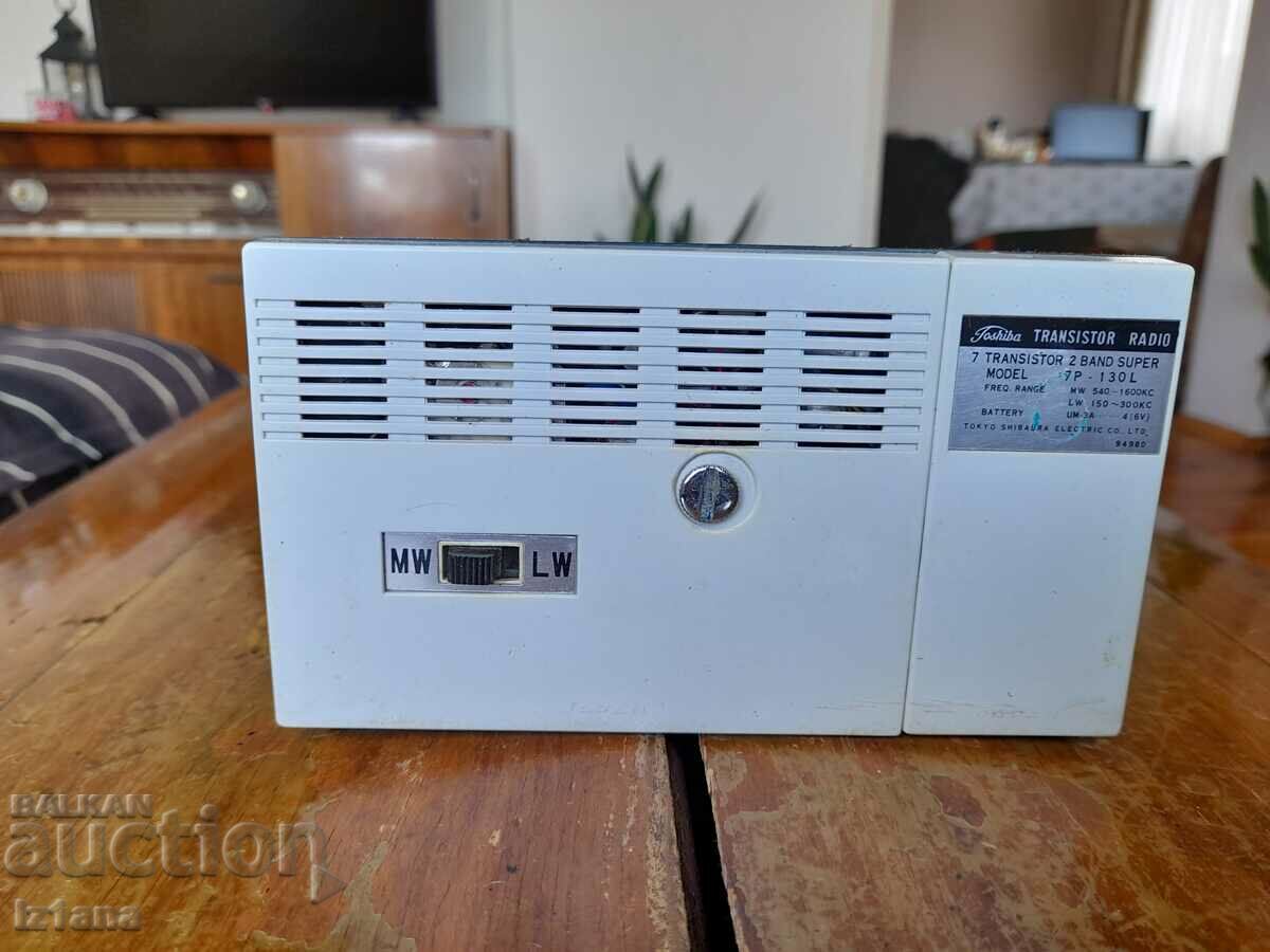 Delivery of Old radio, Toshiba radio receiver Delivery of Old radio, Toshiba radio receiver
