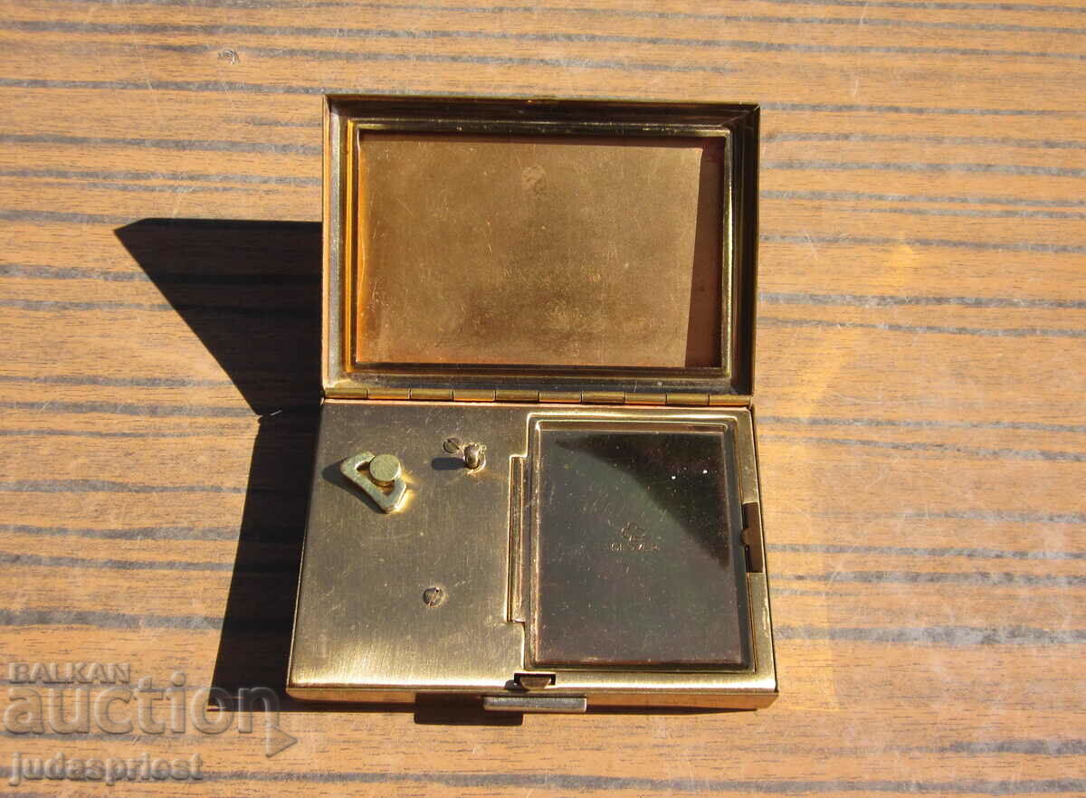 Auction clover old Japanese gilt powder case with later music Auction clover old Japanese gilt powder case with later music