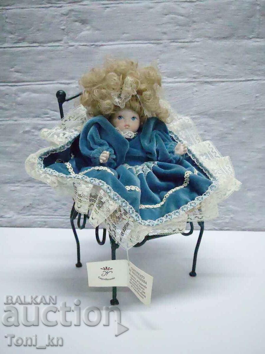 Колекционерска порцеланова кукла CAPODIMONTE