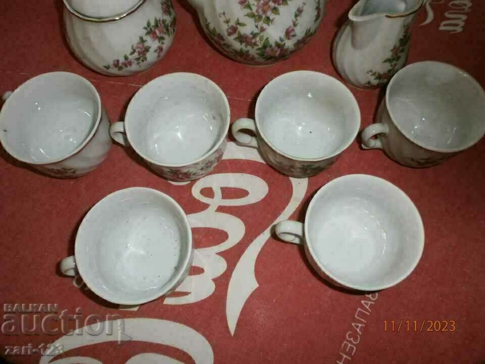 Auction Porcelain service Auction Porcelain service