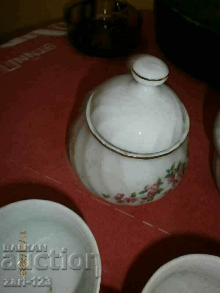 Delivery of Porcelain service Delivery of Porcelain service