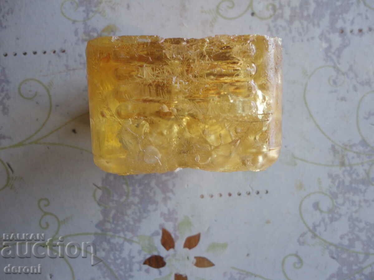 Delivery of Amber resin with inclusions 1 Delivery of Amber resin with inclusions 1