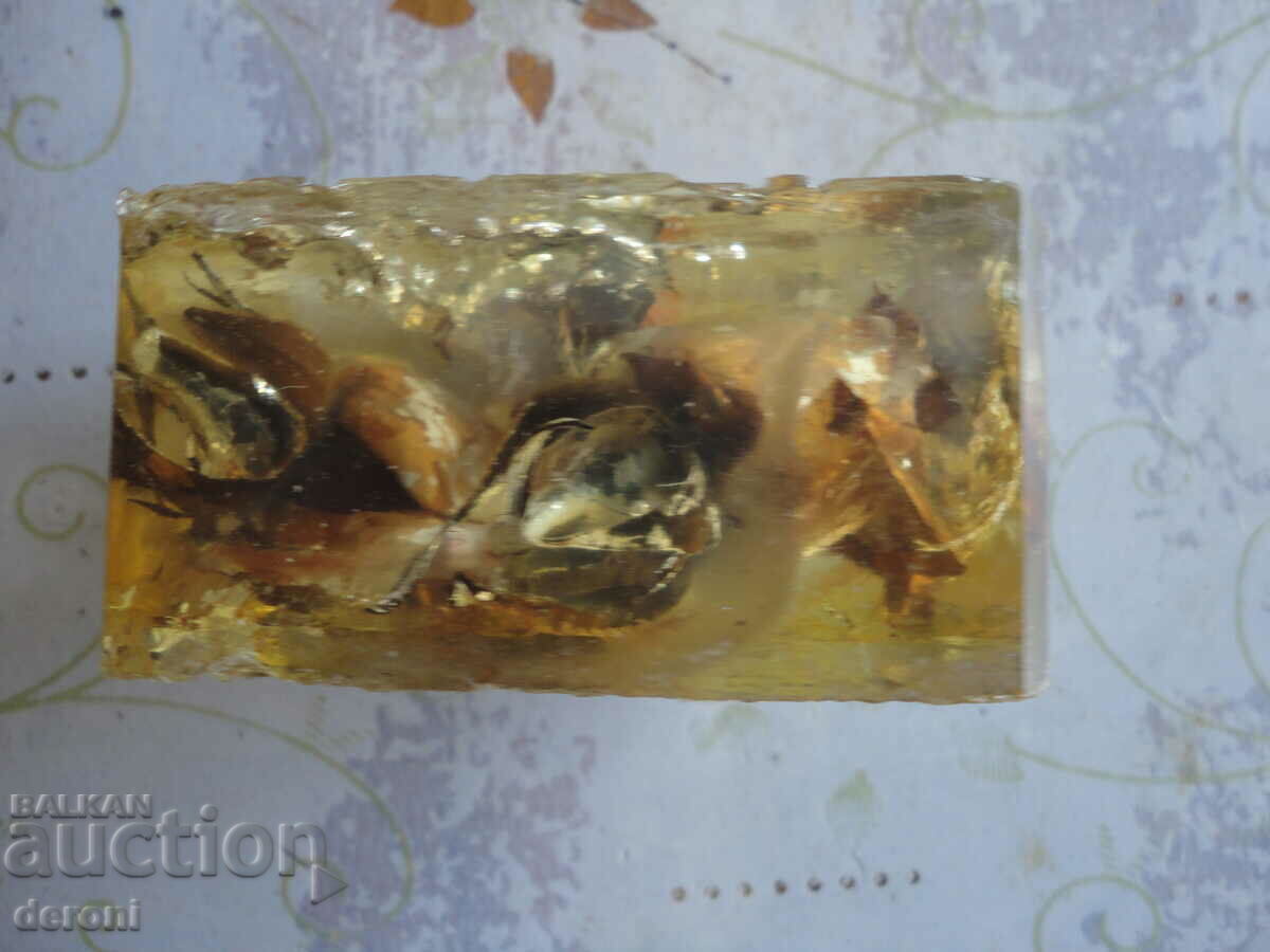 Κεχριμπάρι ρητίνη με εγκλείσματα 2 - 5 Κεχριμπάρι ρητίνη με εγκλείσματα 2 - 5