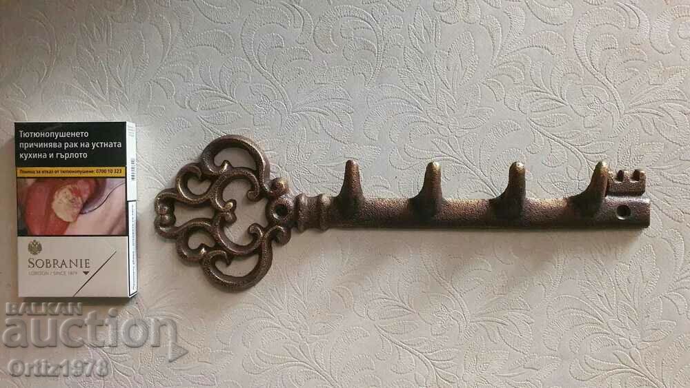 Umeraș pentru chei retro - Fontă, 29 cm cu preț 38.00 BGN | € 19.43 Umeraș pentru chei retro - Fontă, 29 cm cu preț 38.00 BGN | € 19.43