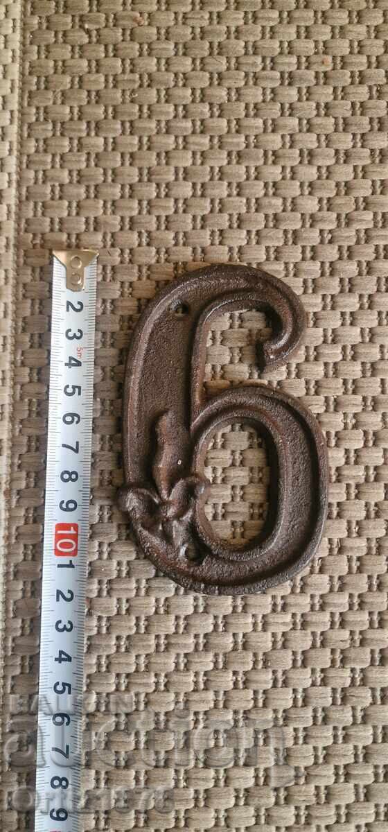 Large cast iron figure, massive. Large cast iron figure, massive.