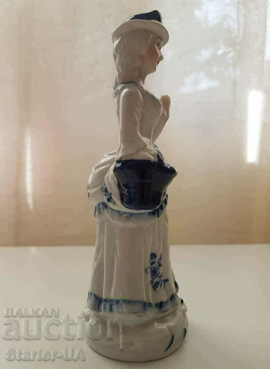 Κυρία από πορσελάνη. Χωρίς σήμανση. με τιμή 15.00 BGN | € 7.67 Κυρία από πορσελάνη. Χωρίς σήμανση. με τιμή 15.00 BGN | € 7.67