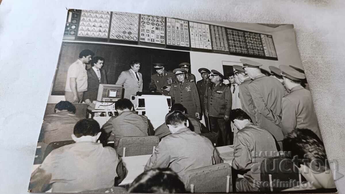 Foto Shumen Arm. domnul Dobri Djurov și generali în ex. centru