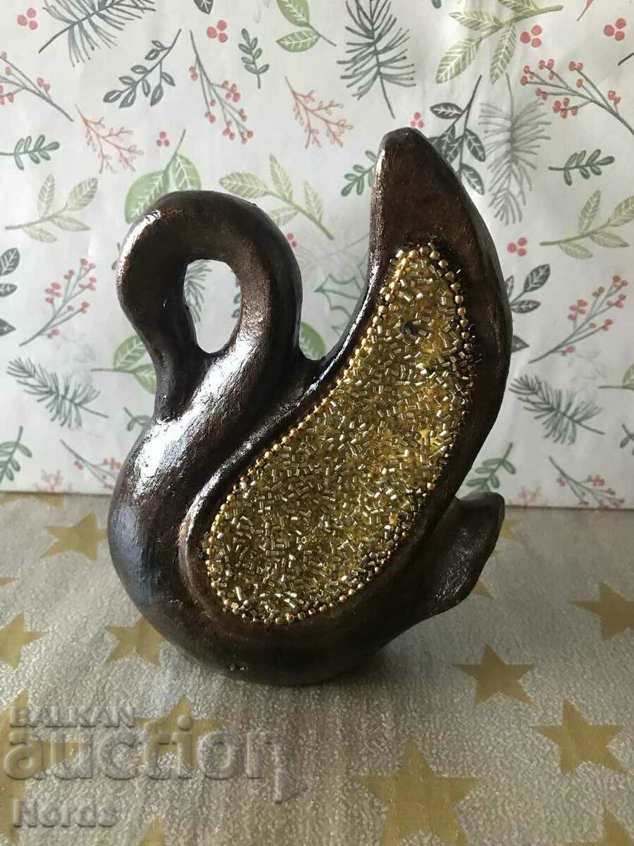 Swan figurine