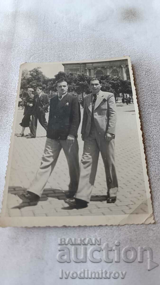 Φωτογραφία Σοφία Δύο νέοι σε έναν περίπατο 1936