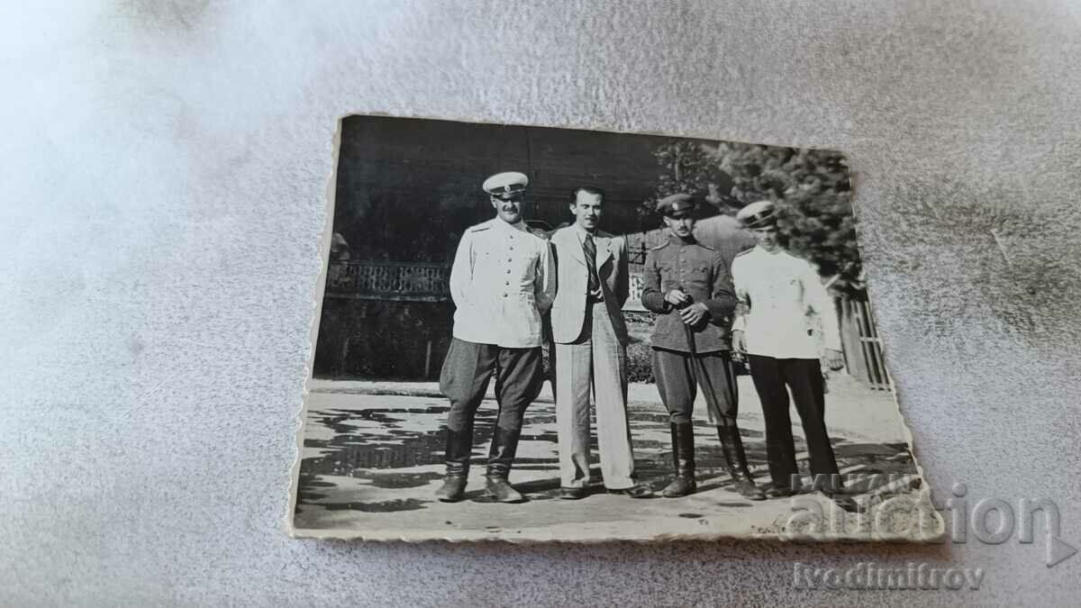 Dna Barakovo Trei ofițeri de la 14 Mak. ghinion regiment și om 1938