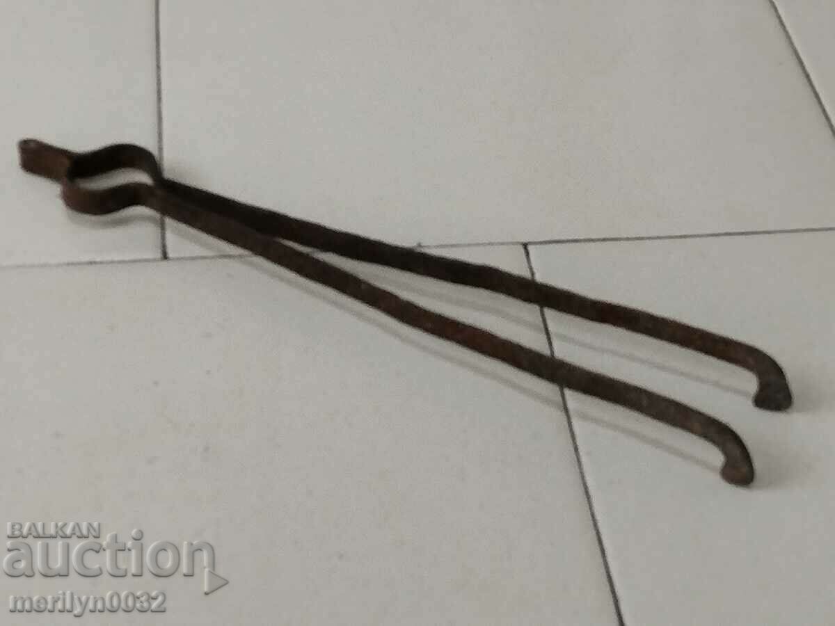 Old dilaf, tongs, wrought iron for foot with price 34.00 BGN | € 17.38 Old dilaf, tongs, wrought iron for foot with price 34.00 BGN | € 17.38