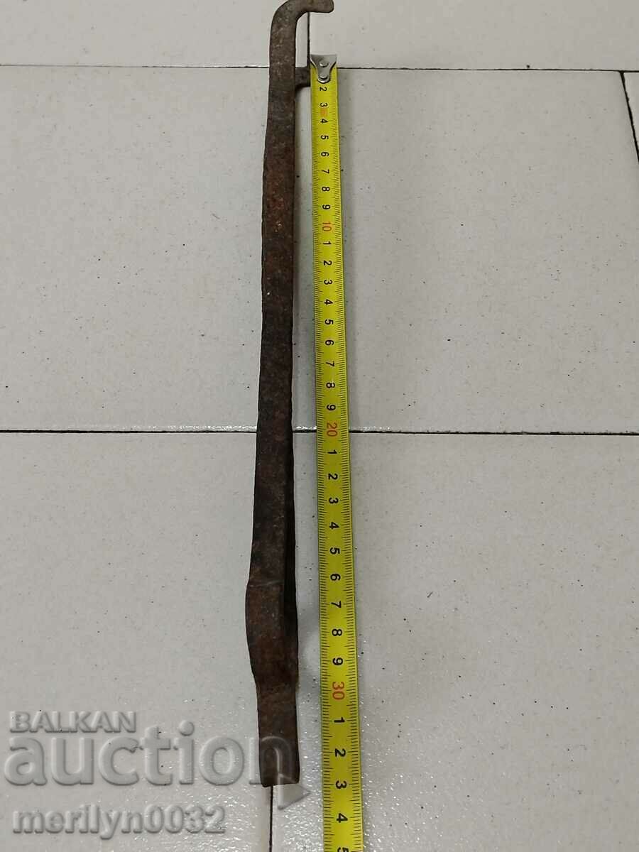 Auction Old dilaf, tongs, wrought iron for foot Auction Old dilaf, tongs, wrought iron for foot