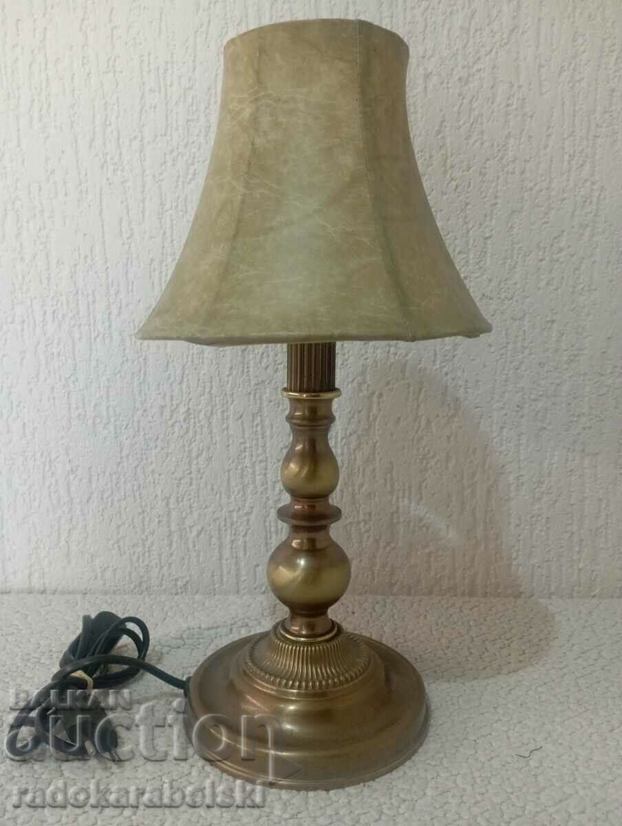 Старинна месингова лампа