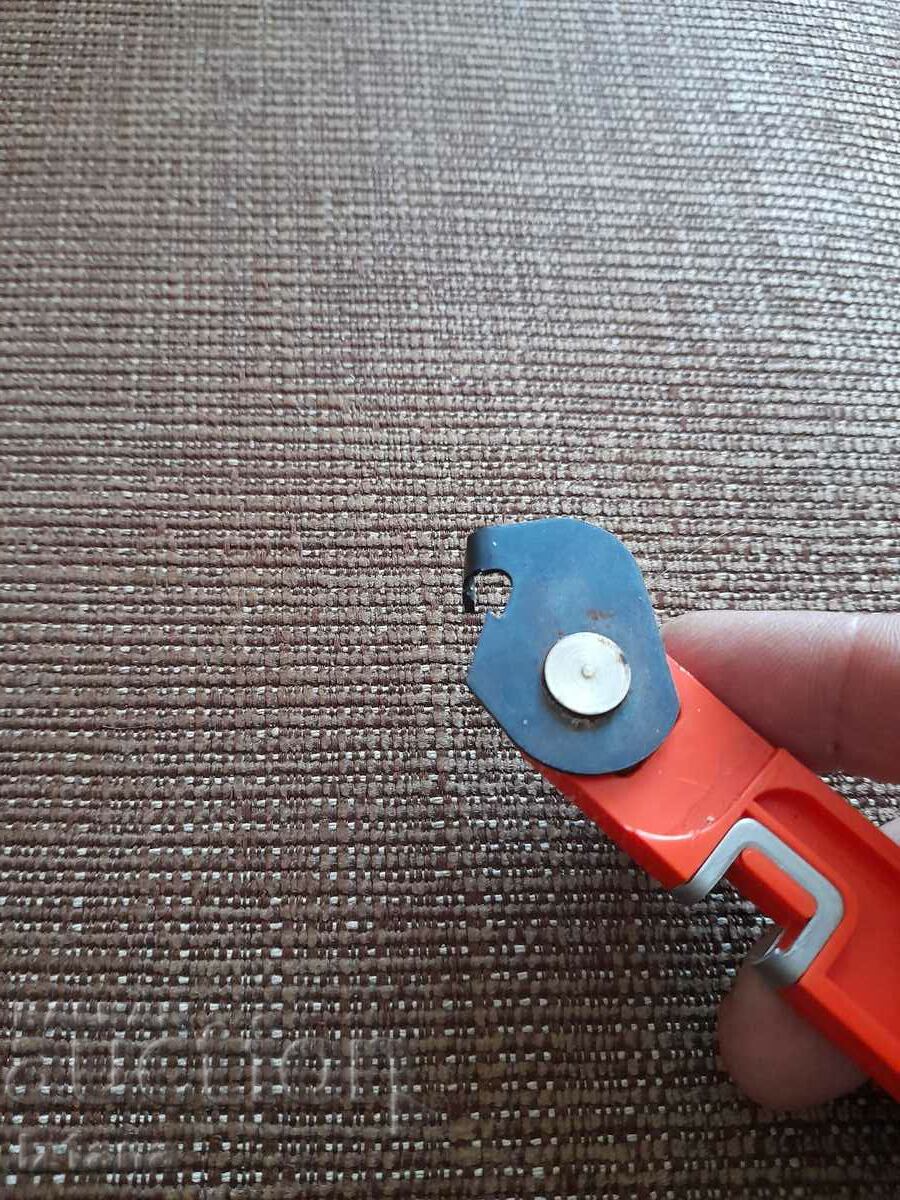 Auction Old Mechanika can opener Auction Old Mechanika can opener