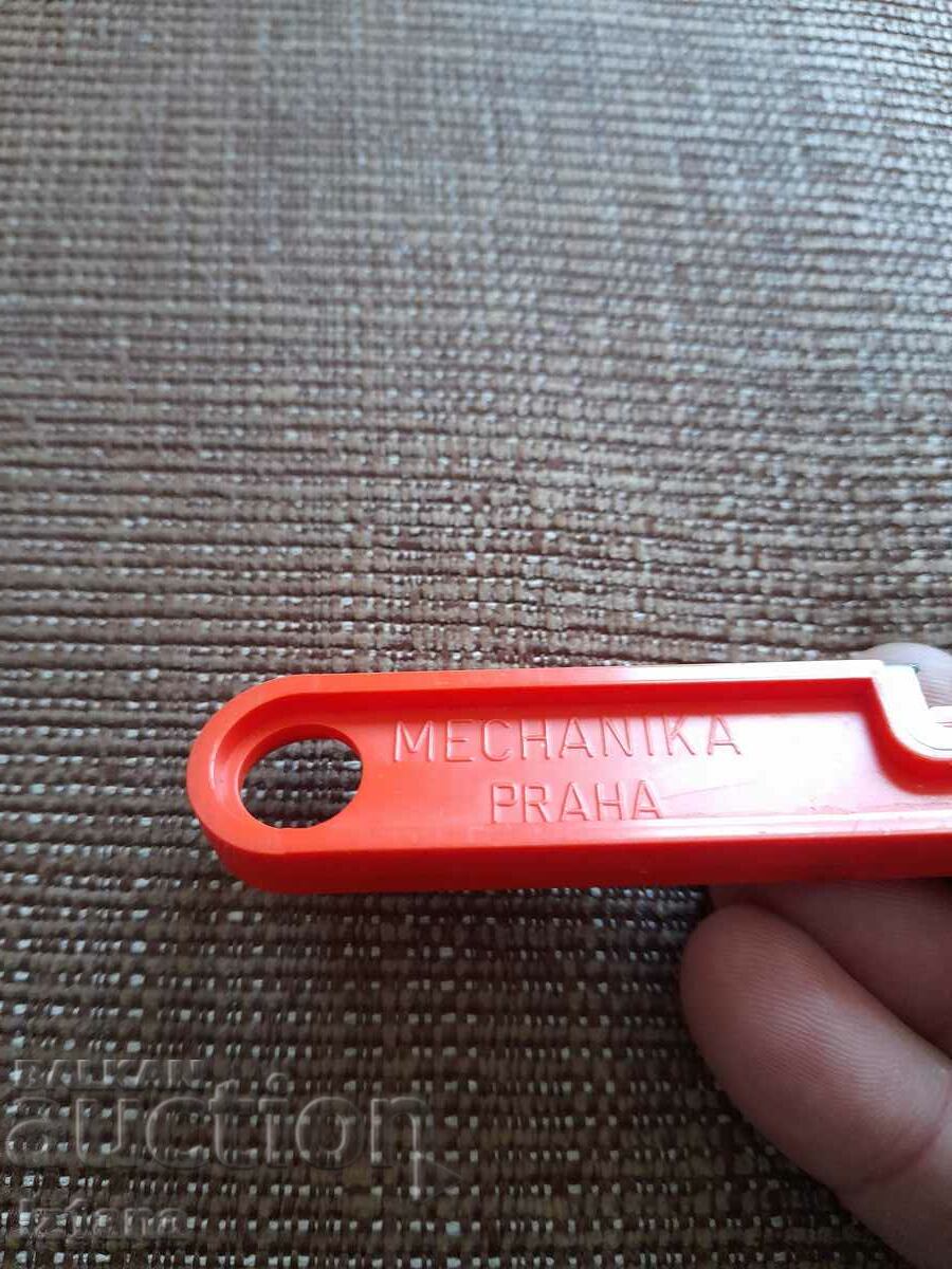 Delivery of Old Mechanika can opener Delivery of Old Mechanika can opener