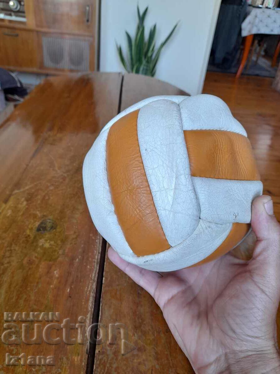 Old children's sports ball - 6 Old children's sports ball - 6