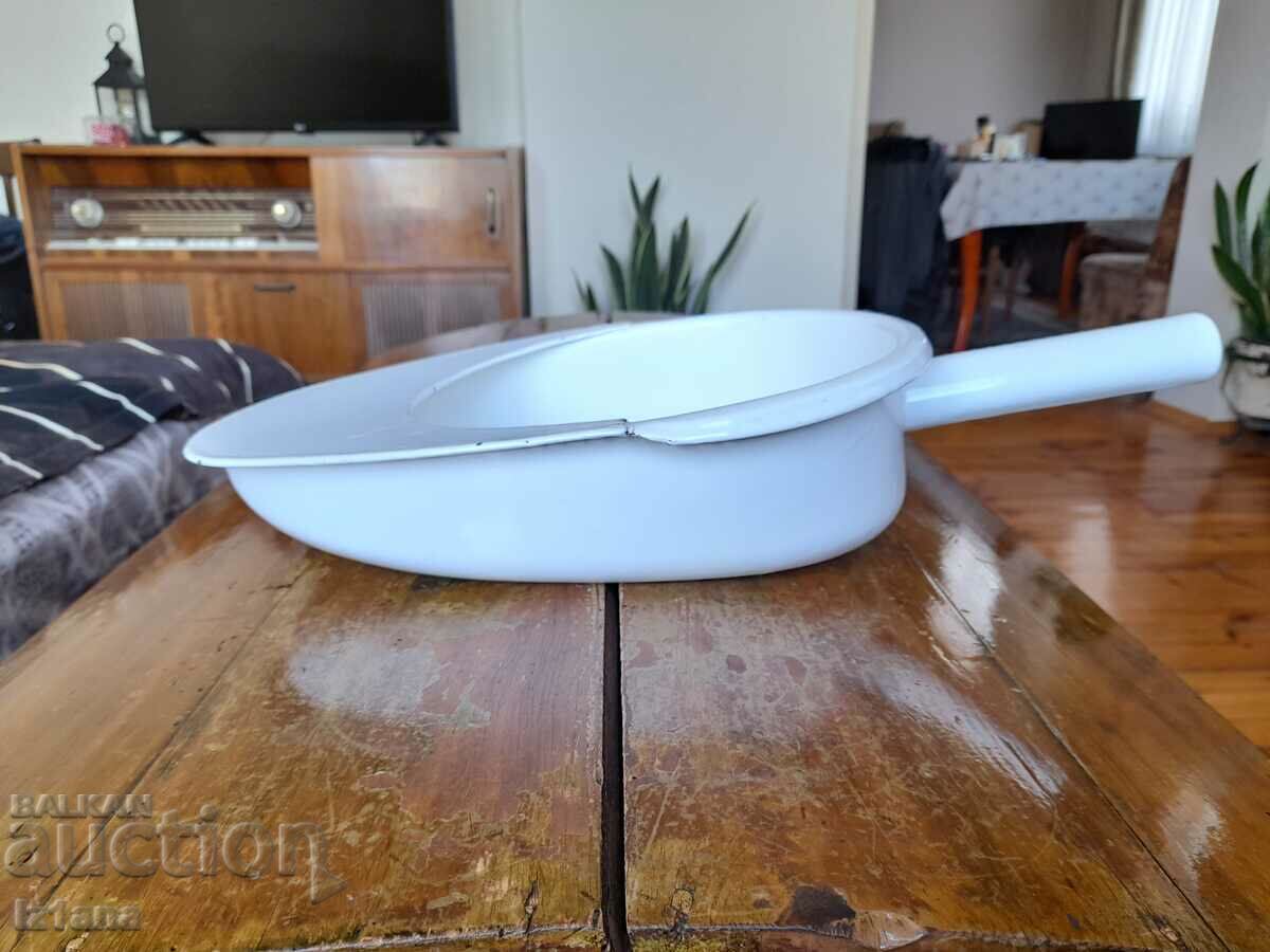 Delivery of Old enamelled base, Pot Delivery of Old enamelled base, Pot