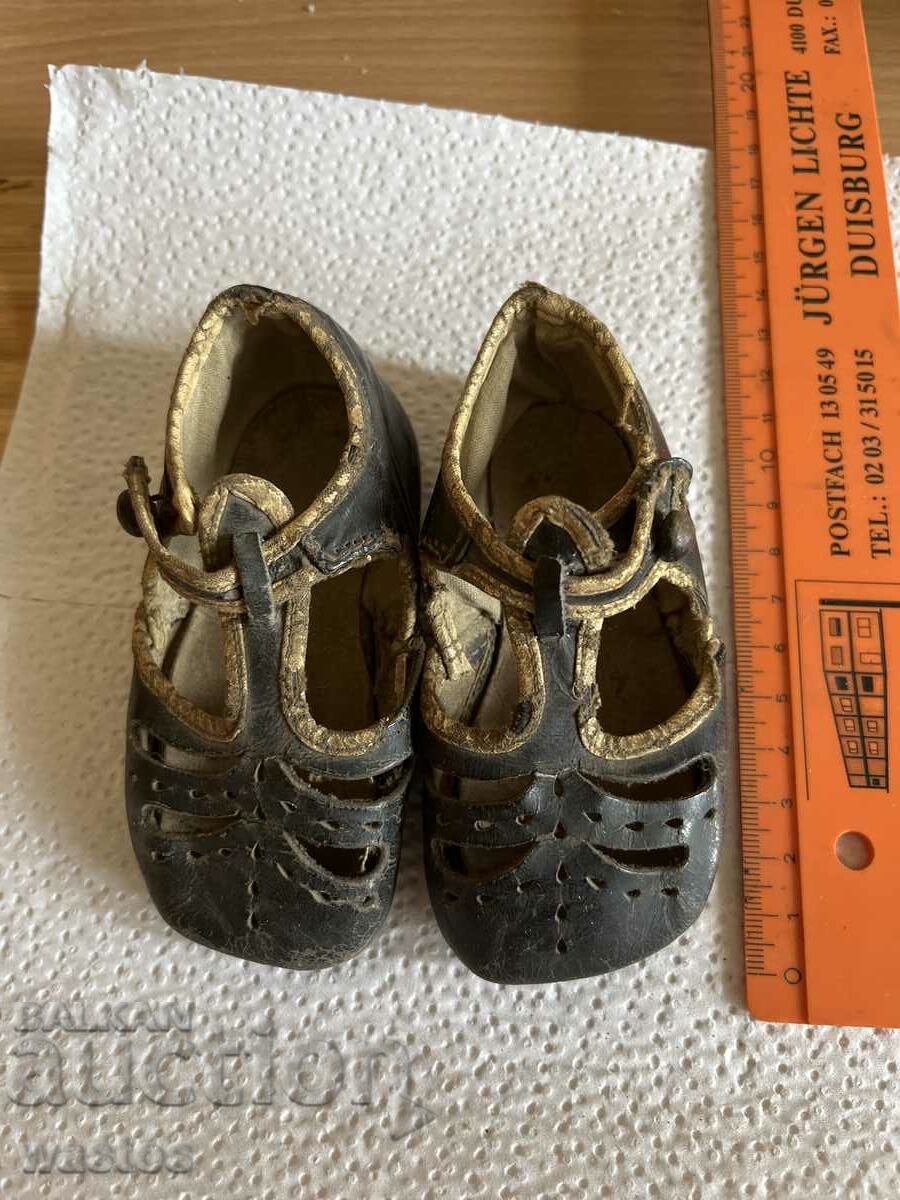 Παλιά παιδικά παπούτσια