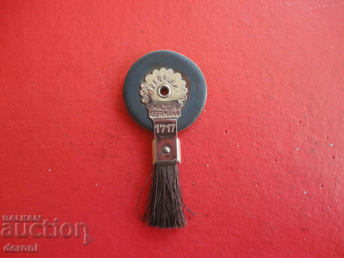 Delivery of German rubber with gum brush marked