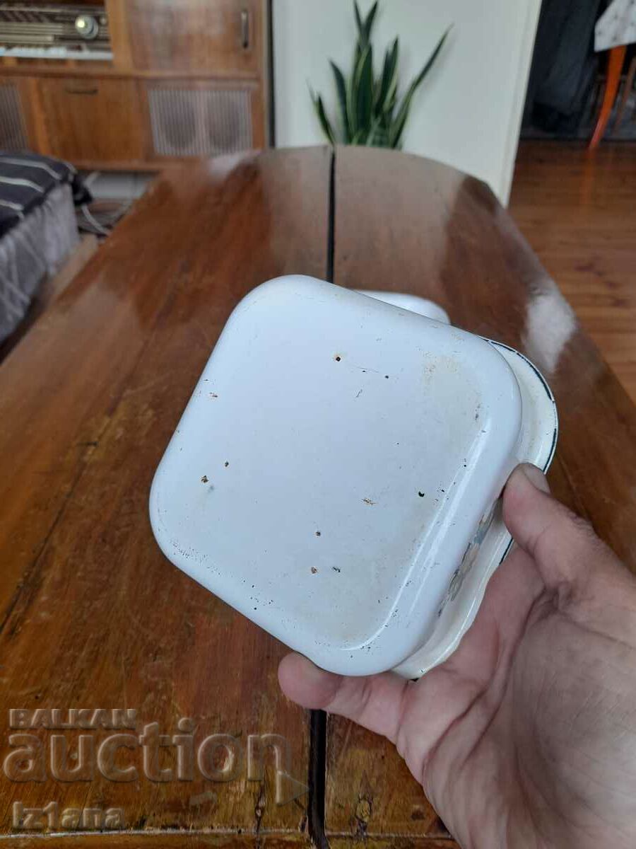 Old enamel food box - 6 Old enamel food box - 6