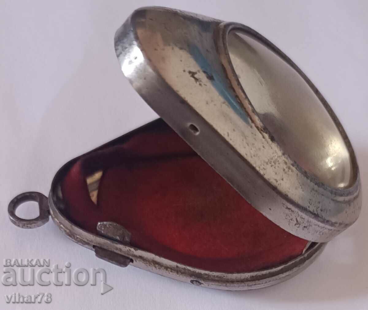 Auction Pocket watch safety box Auction Pocket watch safety box