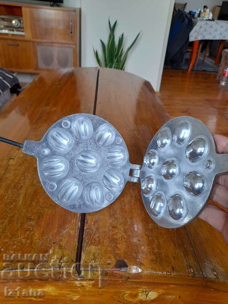 Delivery of Old device for baking sweets, Nuts Delivery of Old device for baking sweets, Nuts