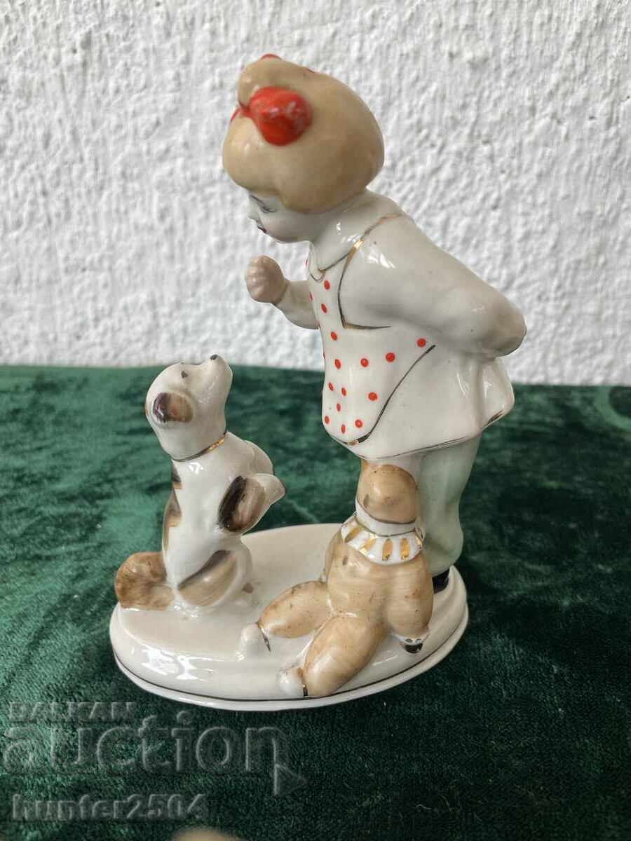 Момиче с куче и играчка-15 см,СССР