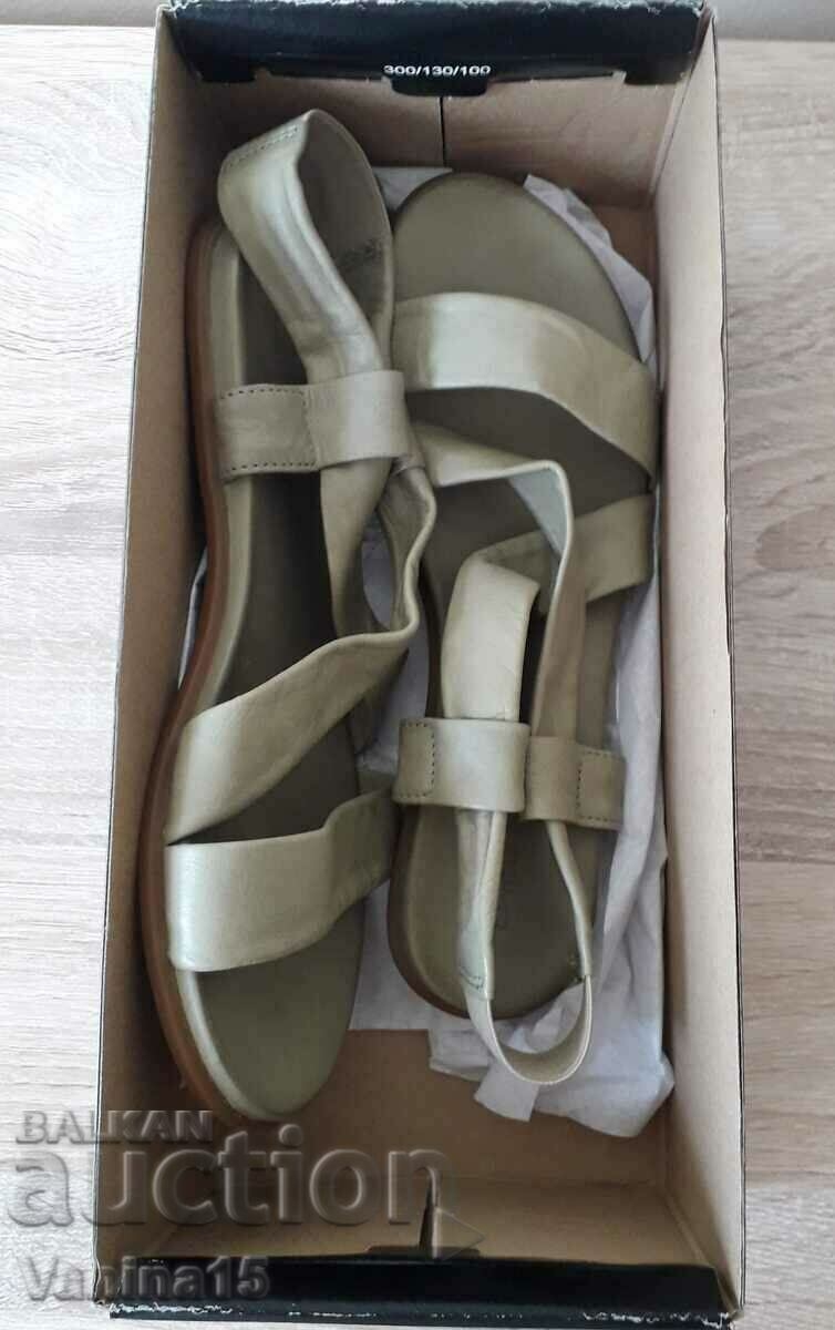 Delivery of Paolo Botticelli genuine leather sandals, 37 Delivery of Paolo Botticelli genuine leather sandals, 37