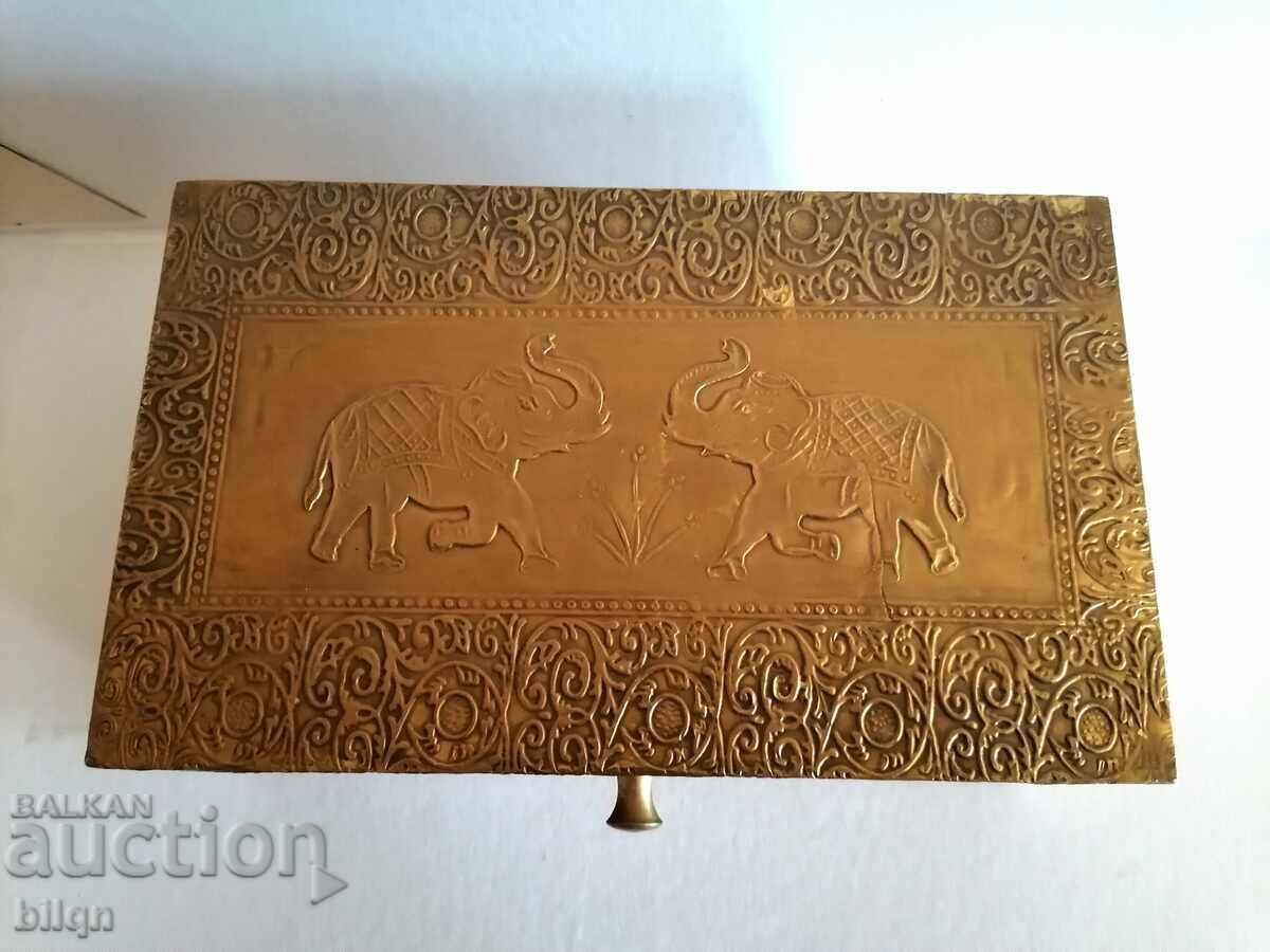 Great Old Jewelry Box With Bronze Ornaments with price 33.98 BGN | € 17.37 Great Old Jewelry Box With Bronze Ornaments with price 33.98 BGN | € 17.37